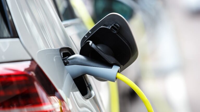 Zerstören E-Autos die deutsche Automobilindustrie?