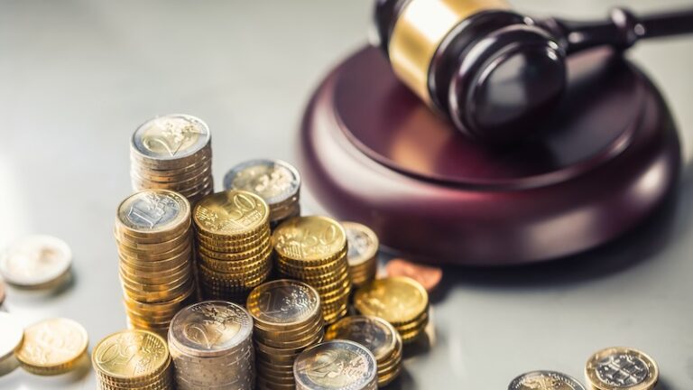 So kannst du bis zu 100 Euro Schadenersatz bekommen