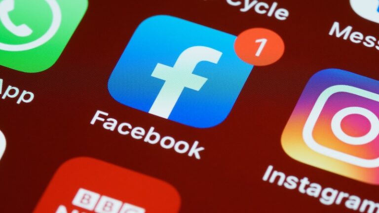 Verbraucherzentrale verklagt Instagram und Facebook