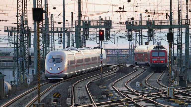 Massive Kritik an digitaler Bahncard