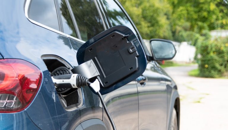 Darum kaufen viele keine E-Autos – Reichweite ist nicht das Problem
