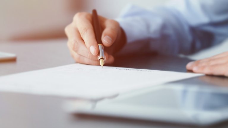 Geheimcodes im Arbeitszeugnis: Das bedeuten bestimmte Formulierungen