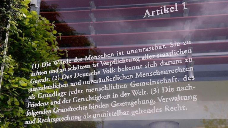 Das Grundgesetz ist nur so stark wie die Menschen, die es verteidigen
