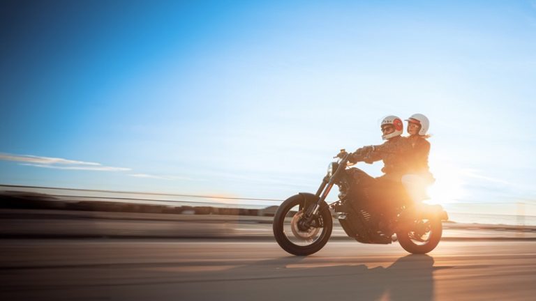 Elektroautos und E-Bikes boomen – warum fahren so wenige E-Motorrad?