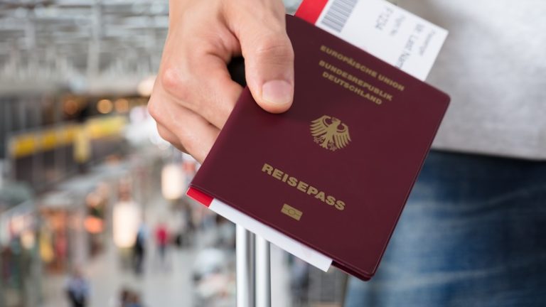 Diese 10 Länder haben die mächtigsten Reisepässe der Welt