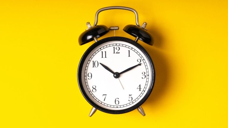 Wird die Uhr vor- oder zurückgestellt?